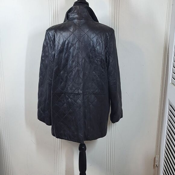 Modern Essentials Women's Black Leather Jacket - Picture 2 of 7